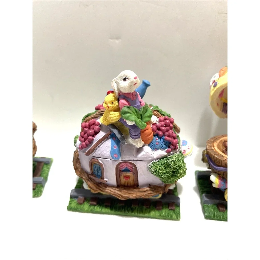 Vintage Easter Hinge Train 4 pc Set Caffco International Polyresin